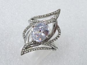 クリスタル　指輪(18号)